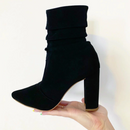 Bota Cano Curto Enrugadinha Justine Nobuck Preto