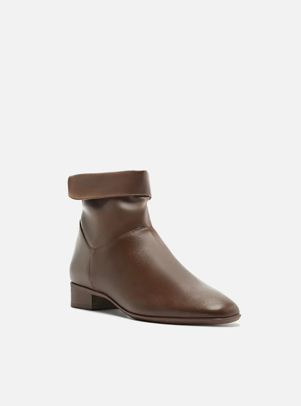 Bota Classic Couro New Coffee