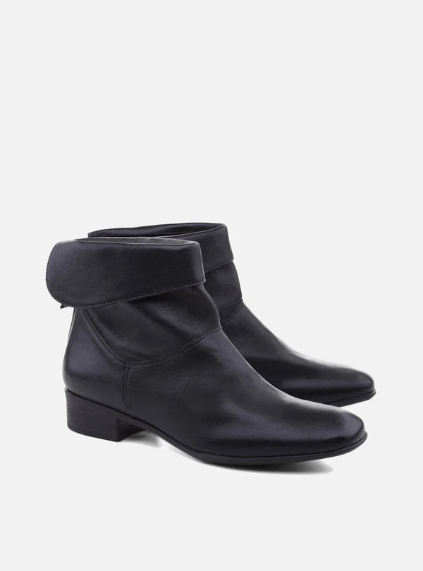 Bota Classic Couro Preta