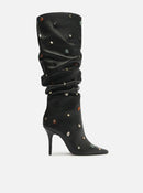 Bota Preta Couro Salto Fino Slouchy Pedras